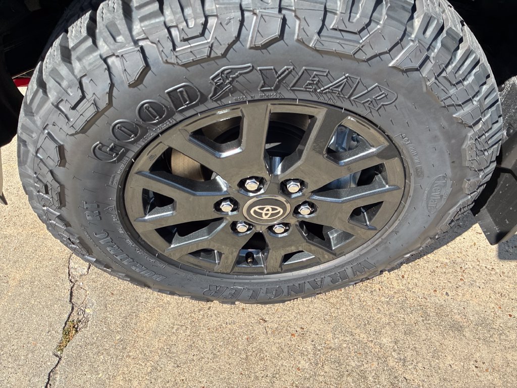 New 2026 Toyota 4Runner SR5 AWD/4WD image 32
