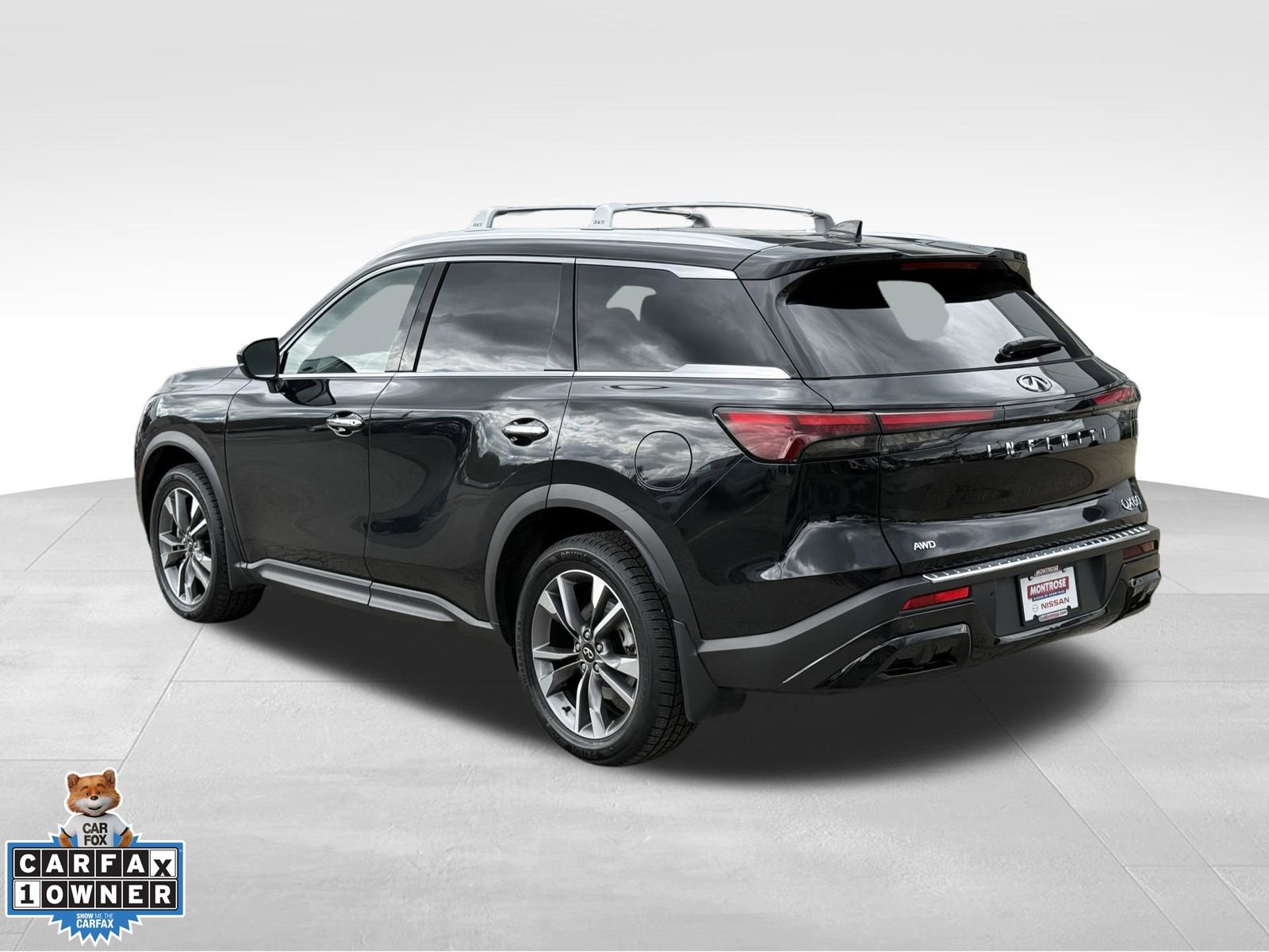 Used 2023 INFINITI QX60 Luxe w/ Performance Audio Package AWD/4WD image 3
