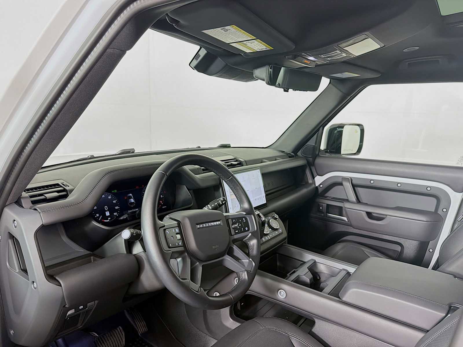 Used 2025 Land Rover Defender 110 X-Dynamic SE AWD/4WD image 9