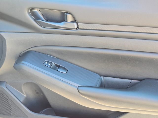 Used 2024 Nissan Altima 2.5 S image 22