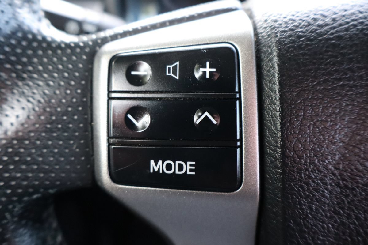 Used 2011 Toyota 4Runner Limited AWD/4WD image 31