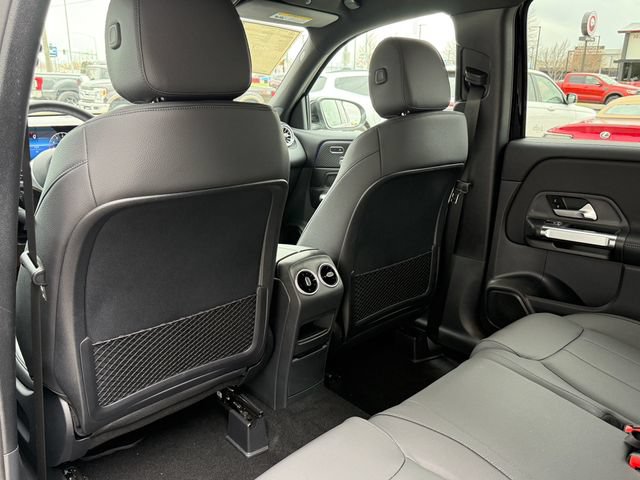 Used 2025 Mercedes-Benz GLB 250 4MATIC image 32