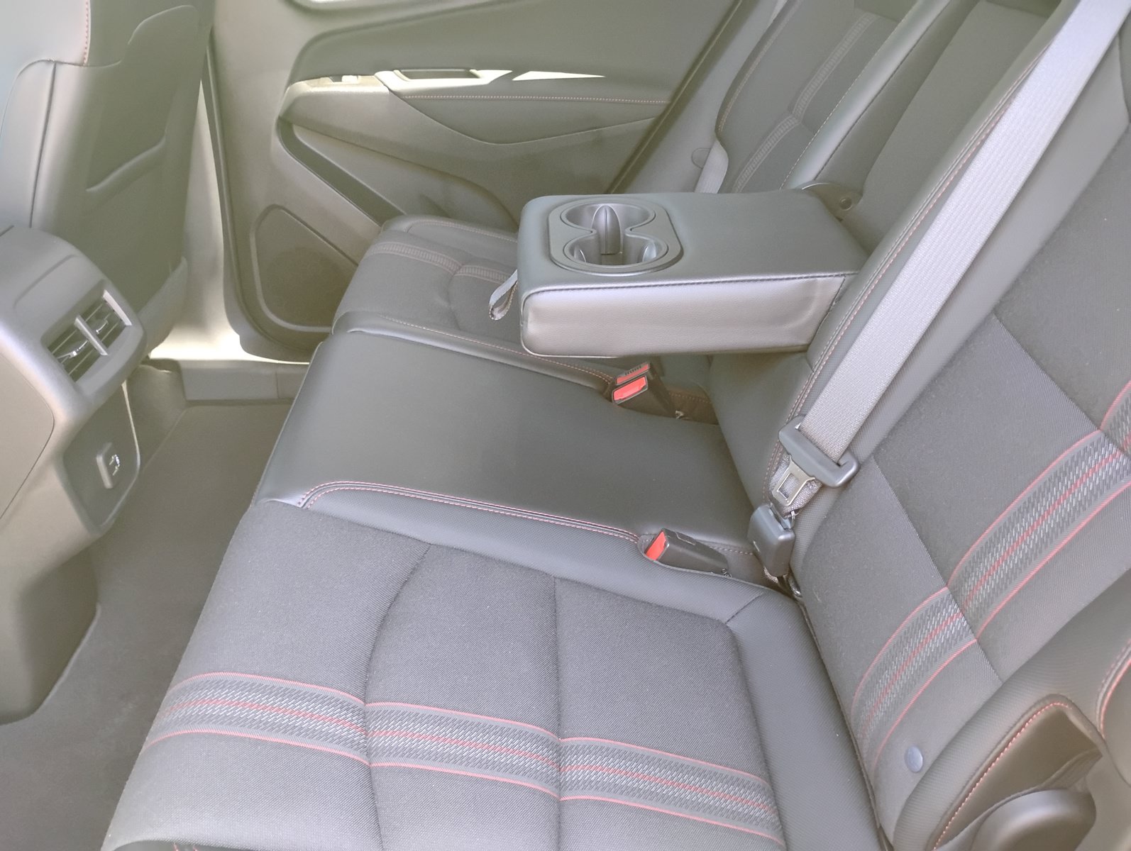 Used 2022 Chevrolet Equinox RS FWD image 26