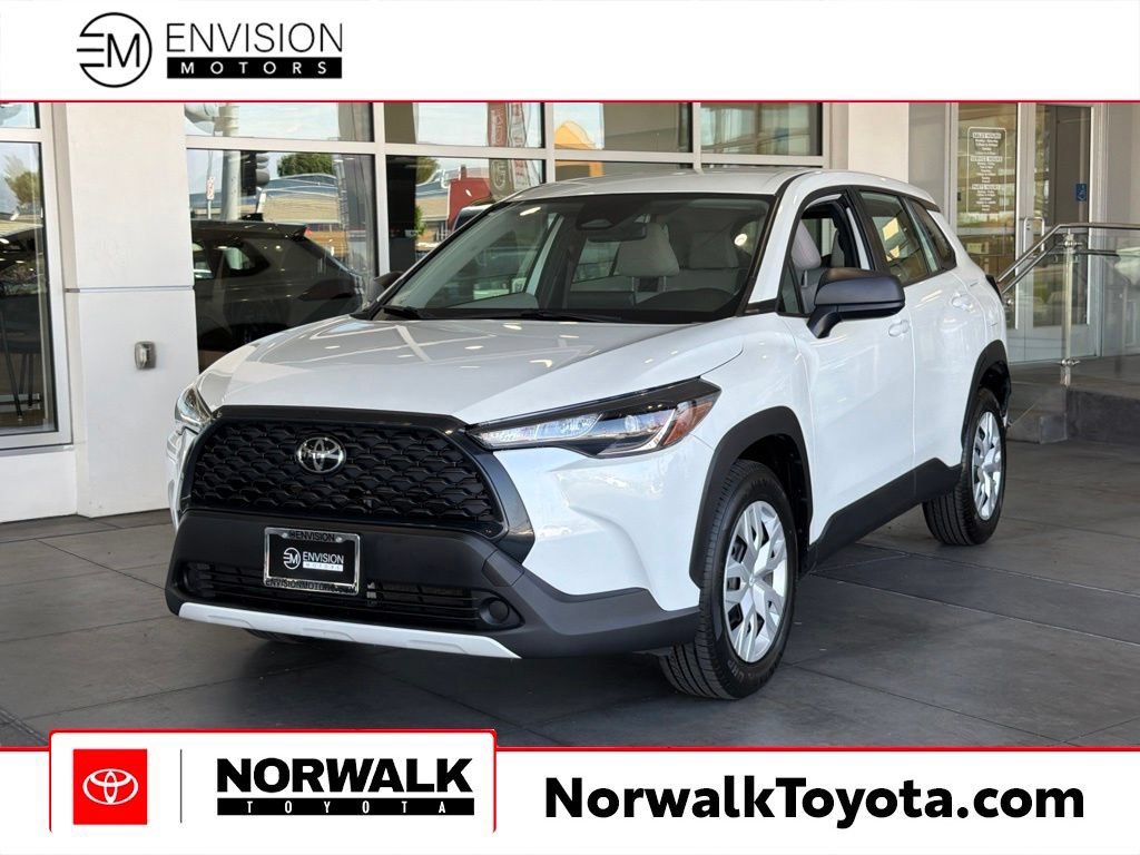 Used 2024 Toyota Corolla Cross L FWD image 1