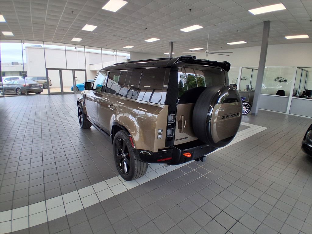 Used 2023 Land Rover Defender 110 X image 5