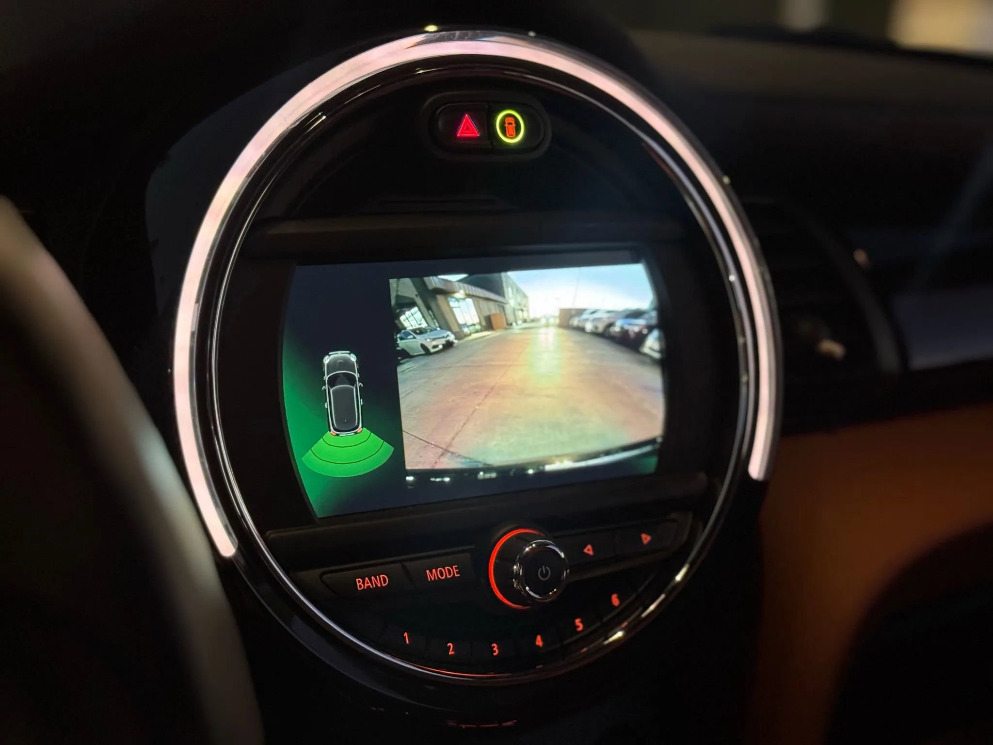 Used 2021 MINI Cooper 2-Door Hardtop w/ Signature Upholstery Package image 35