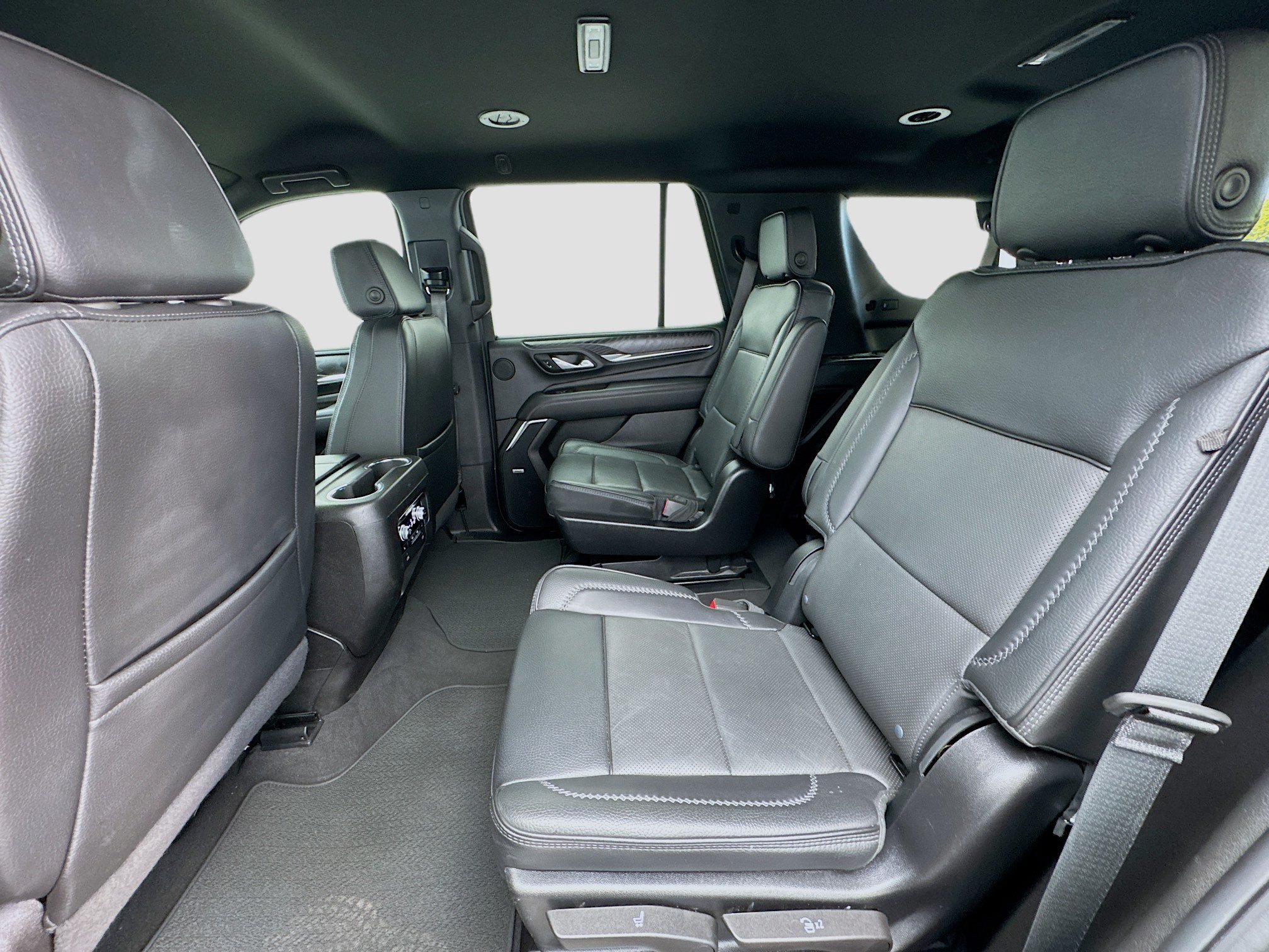 Used 2024 GMC Yukon Denali RWD image 15