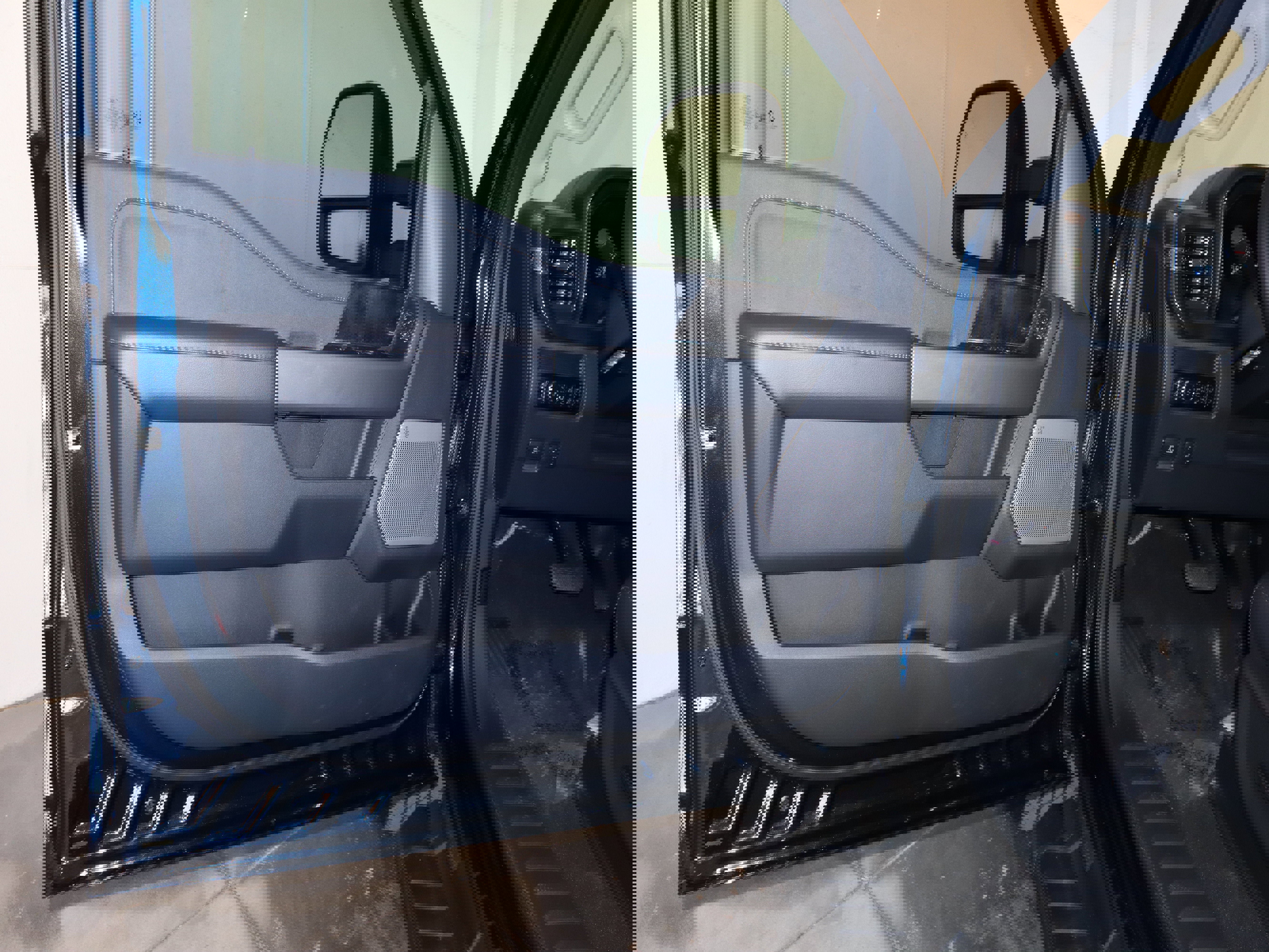 New 2025 Ford F250 Lariat w/ Black Appearance Package image 32