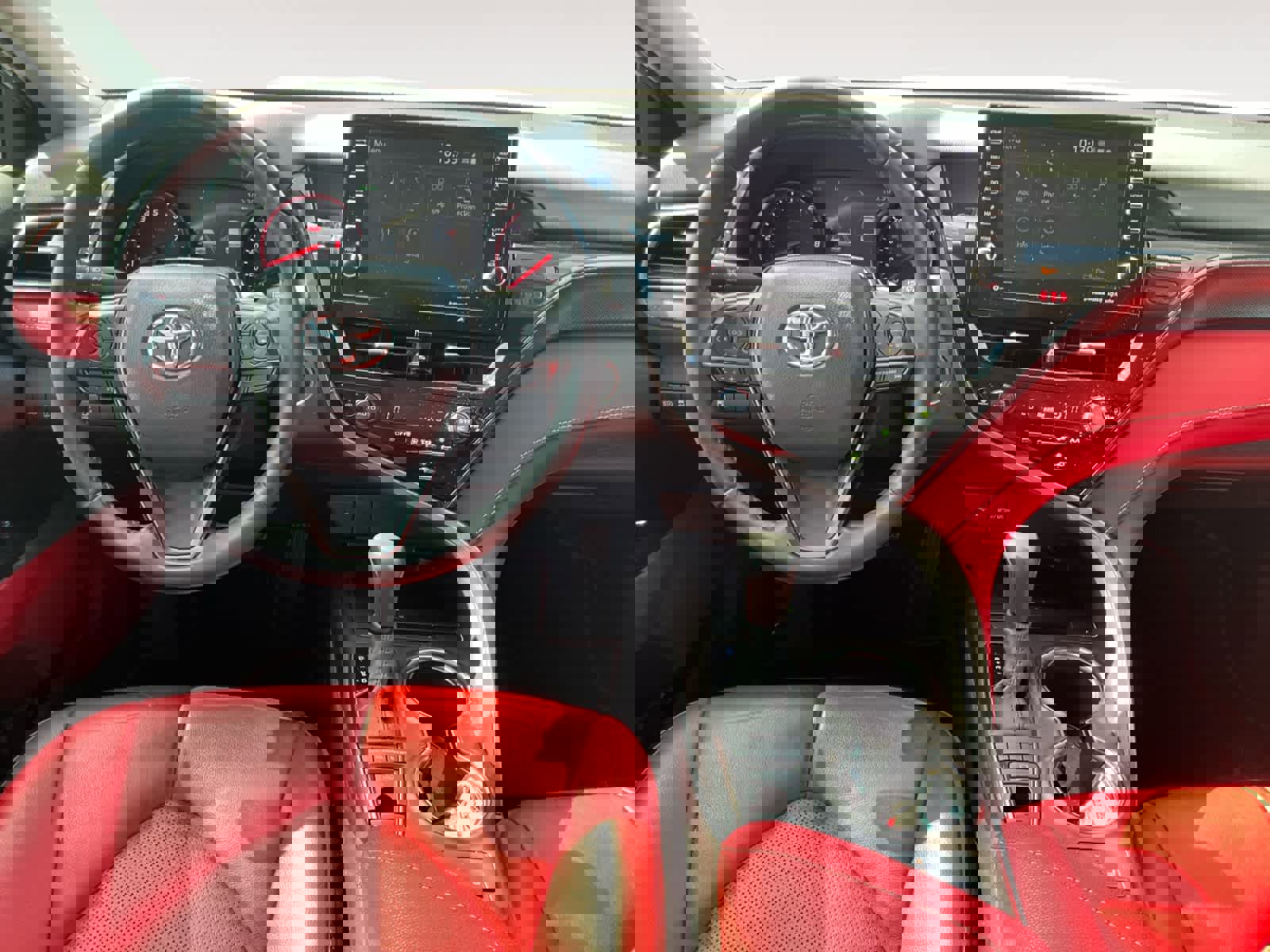 Used 2024 Toyota Camry XSE image 11