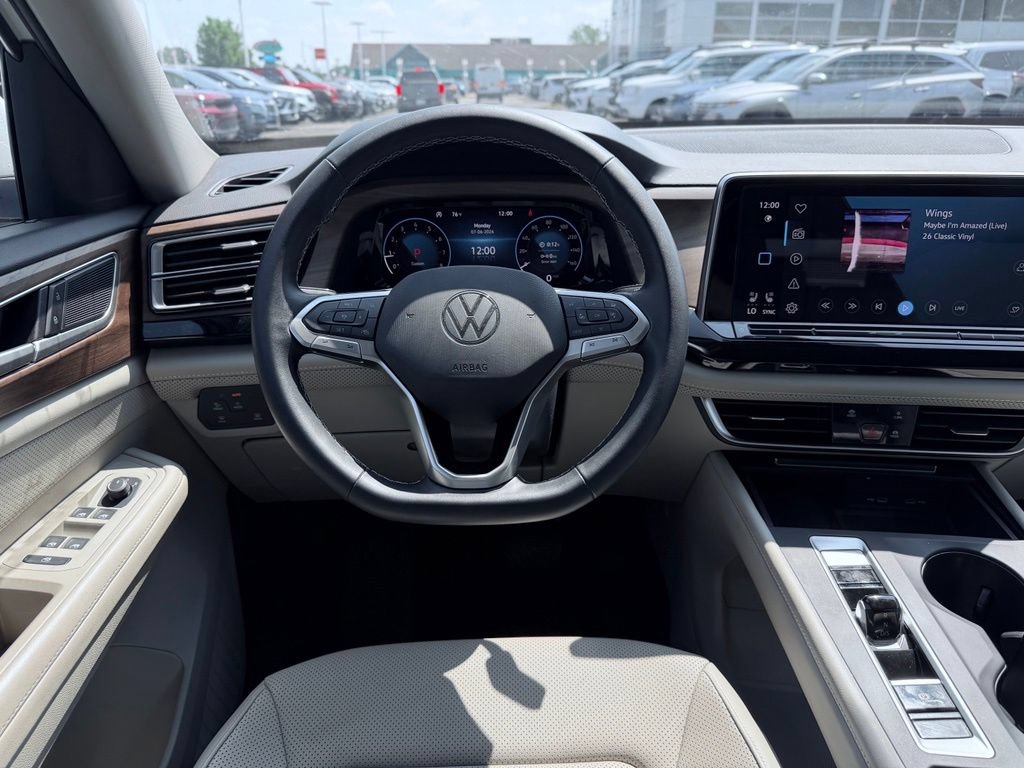 Used 2024 Volkswagen Atlas SE AWD/4WD image 30