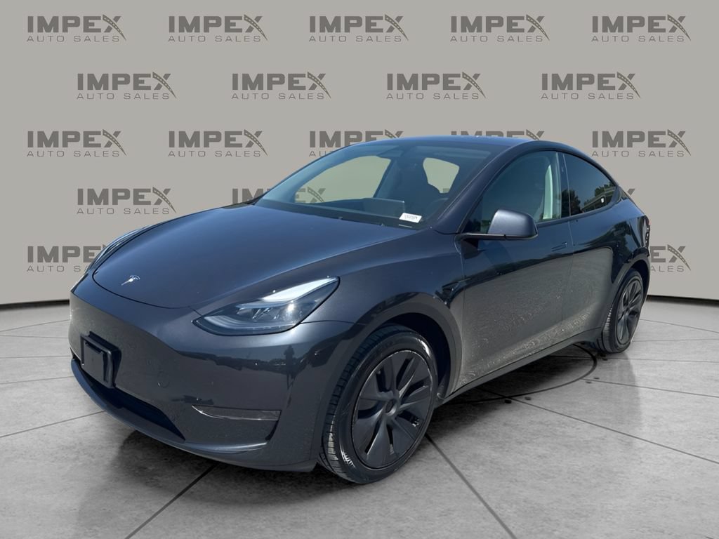 Used 2024 Tesla Model Y Long Range RWD image 1