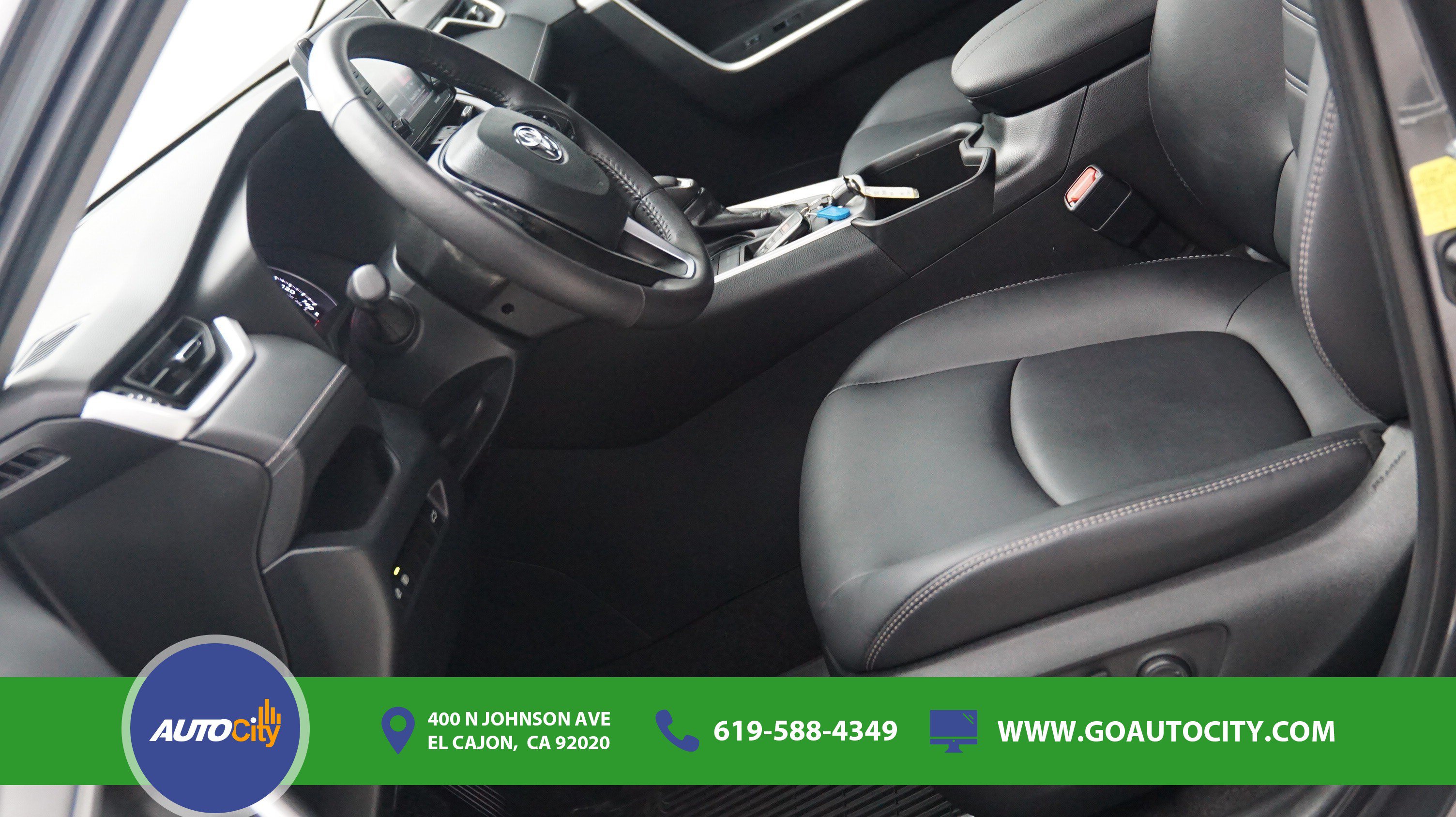 Used 2022 Toyota RAV4 XLE Premium FWD image 9