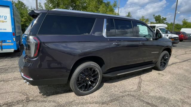 New 2026 Chevrolet Suburban Premier w/ Sun And Tow Package AWD/4WD image 2