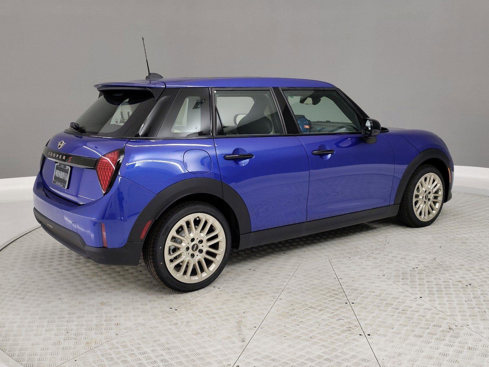 Used 2025 MINI Cooper S image 6
