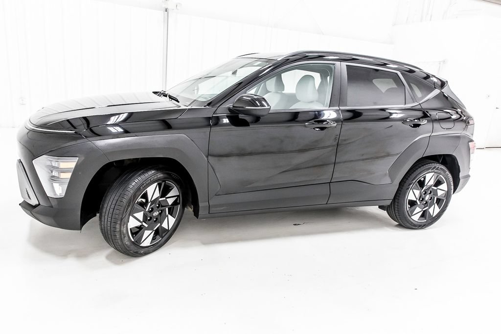 Used 2024 Hyundai Kona SEL FWD image 3