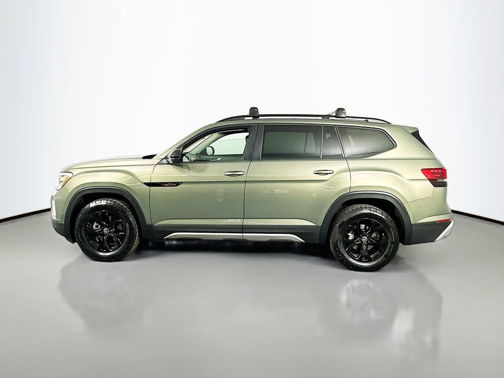 Used 2025 Volkswagen Atlas Peak Edition SE AWD/4WD image 5