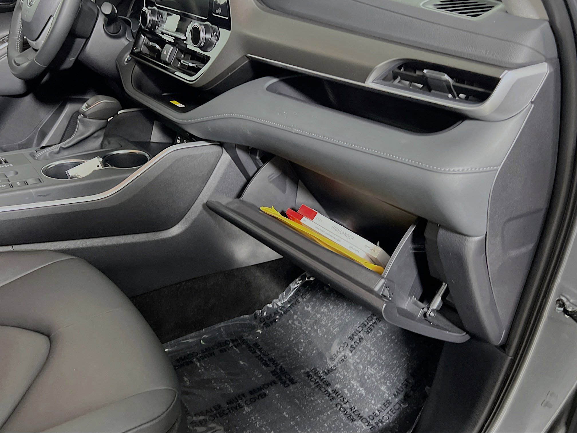 Used 2025 Toyota Highlander XLE image 35