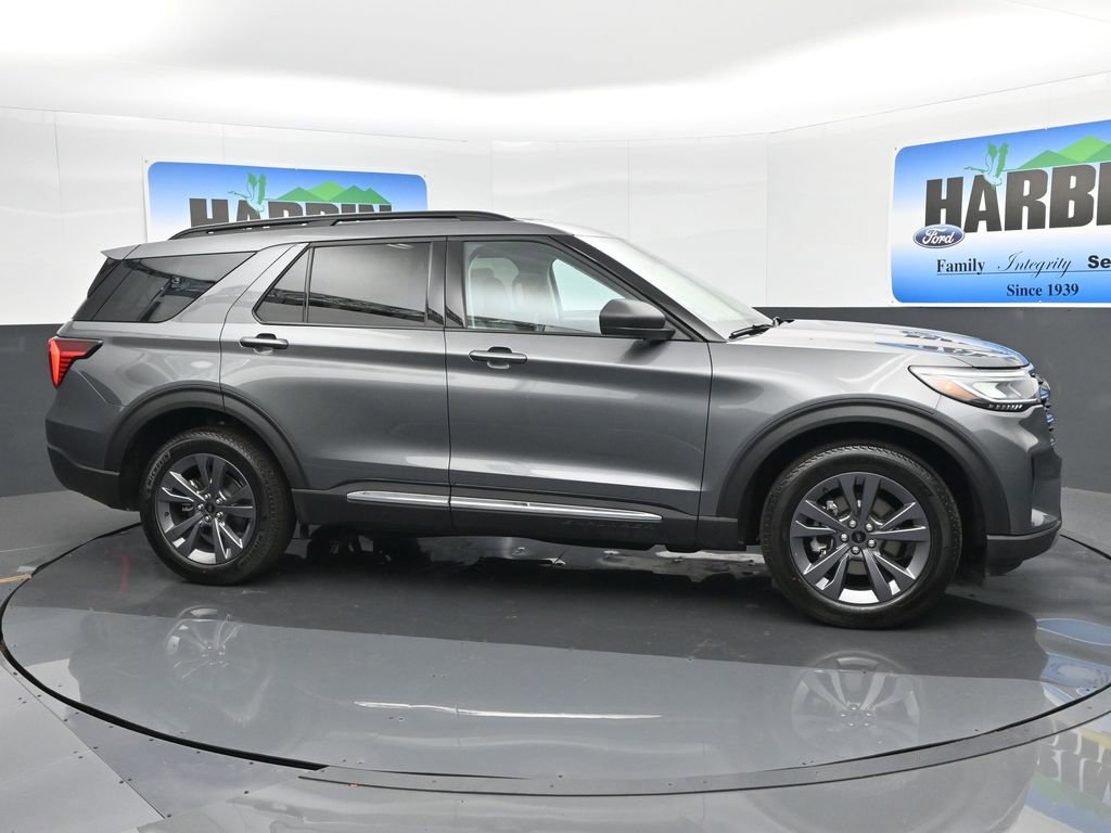 Used 2025 Ford Explorer Active w/ Active Comfort Package image 7