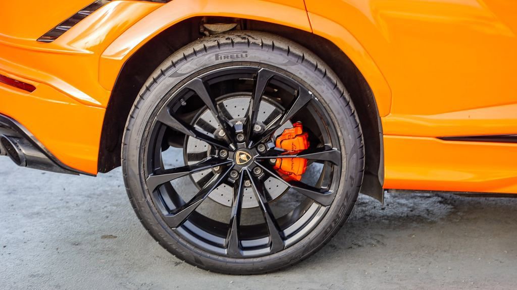 Used 2023 Lamborghini Urus S image 12