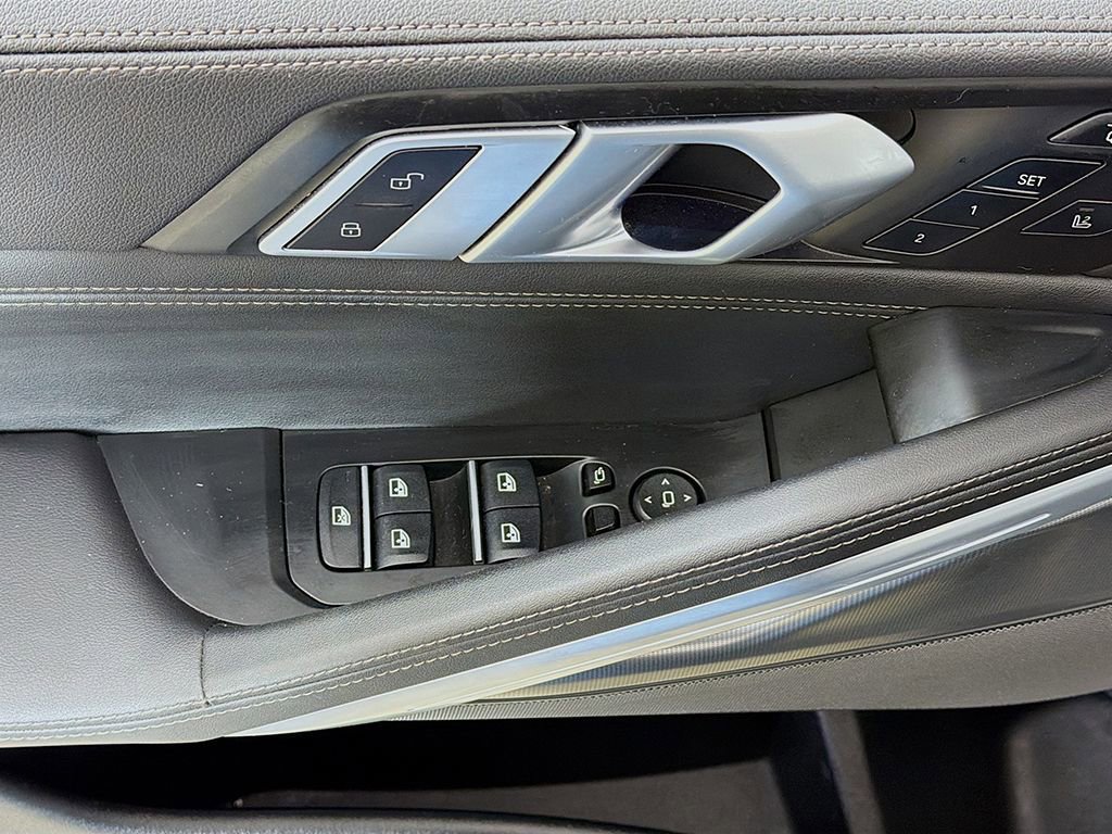 Used 2023 BMW X6 xDrive40i w/ Executive Package image 30
