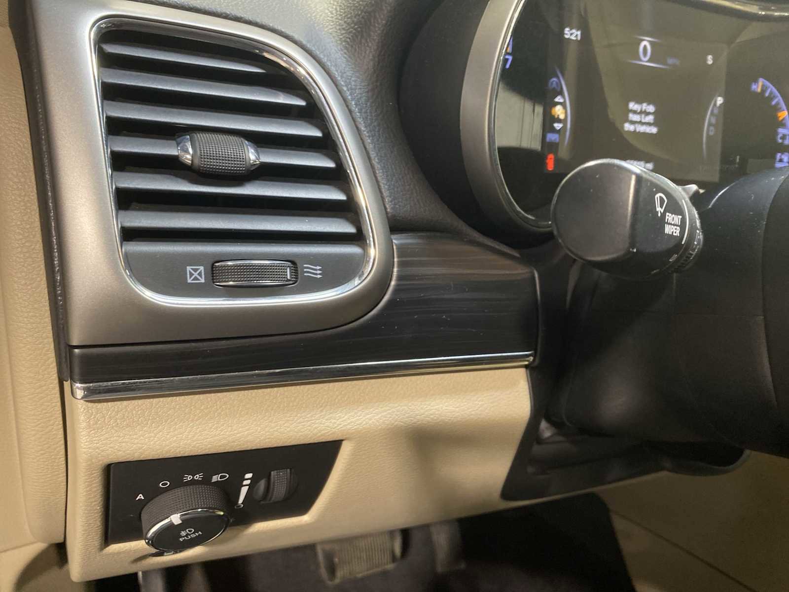 Used 2019 Jeep Grand Cherokee Limited AWD/4WD image 24