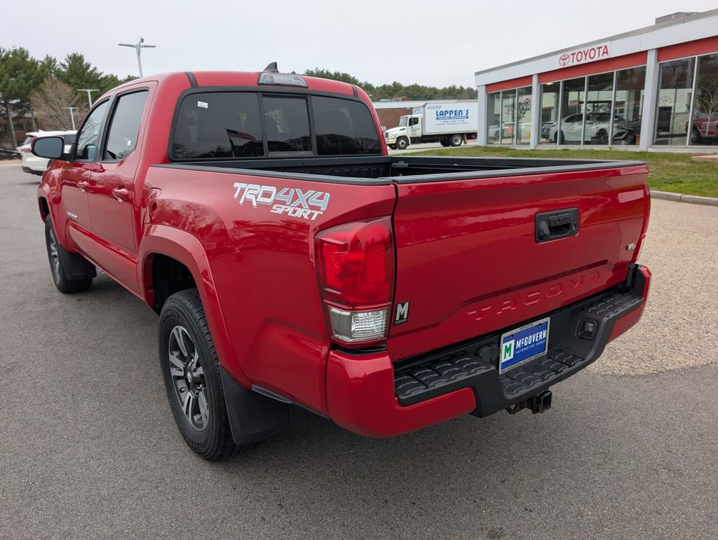 Used 2016 Toyota Tacoma TRD Sport w/ Towing Package AWD/4WD image 3