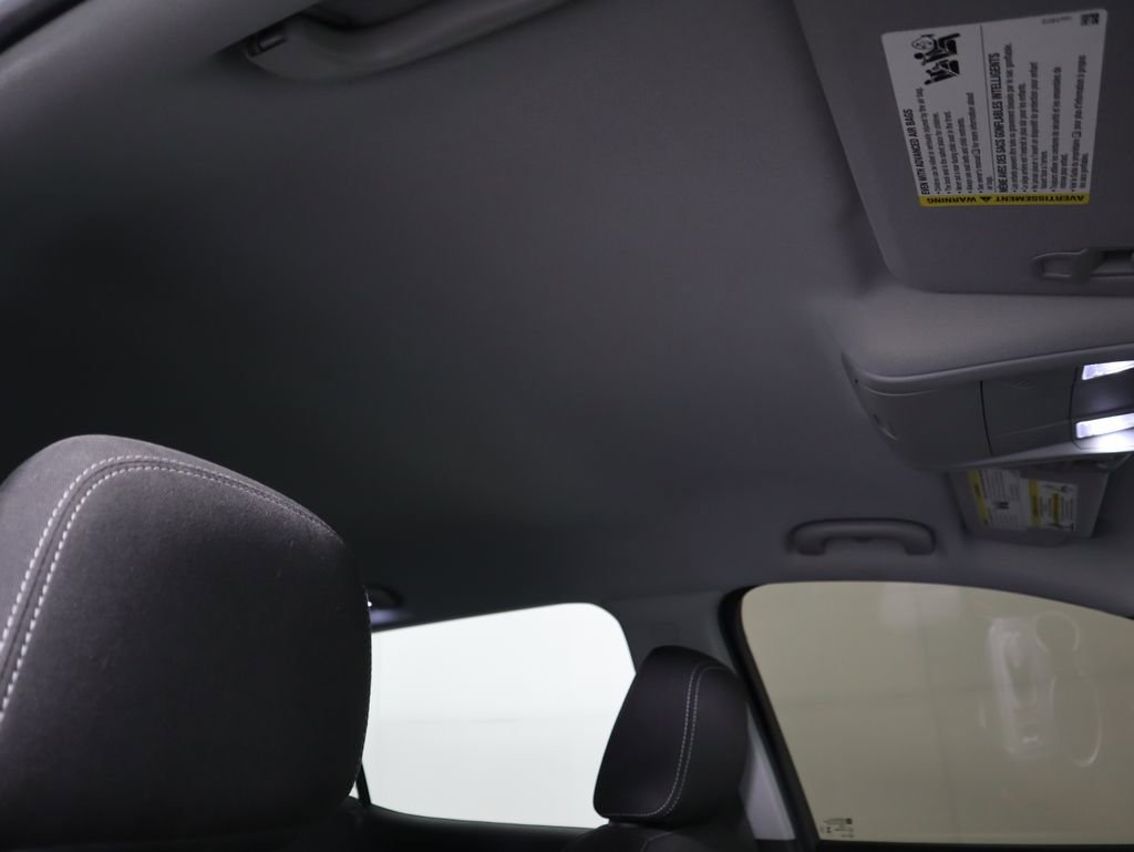 Used 2023 GMC Terrain SLE w/ Driver Convenience Package image 18