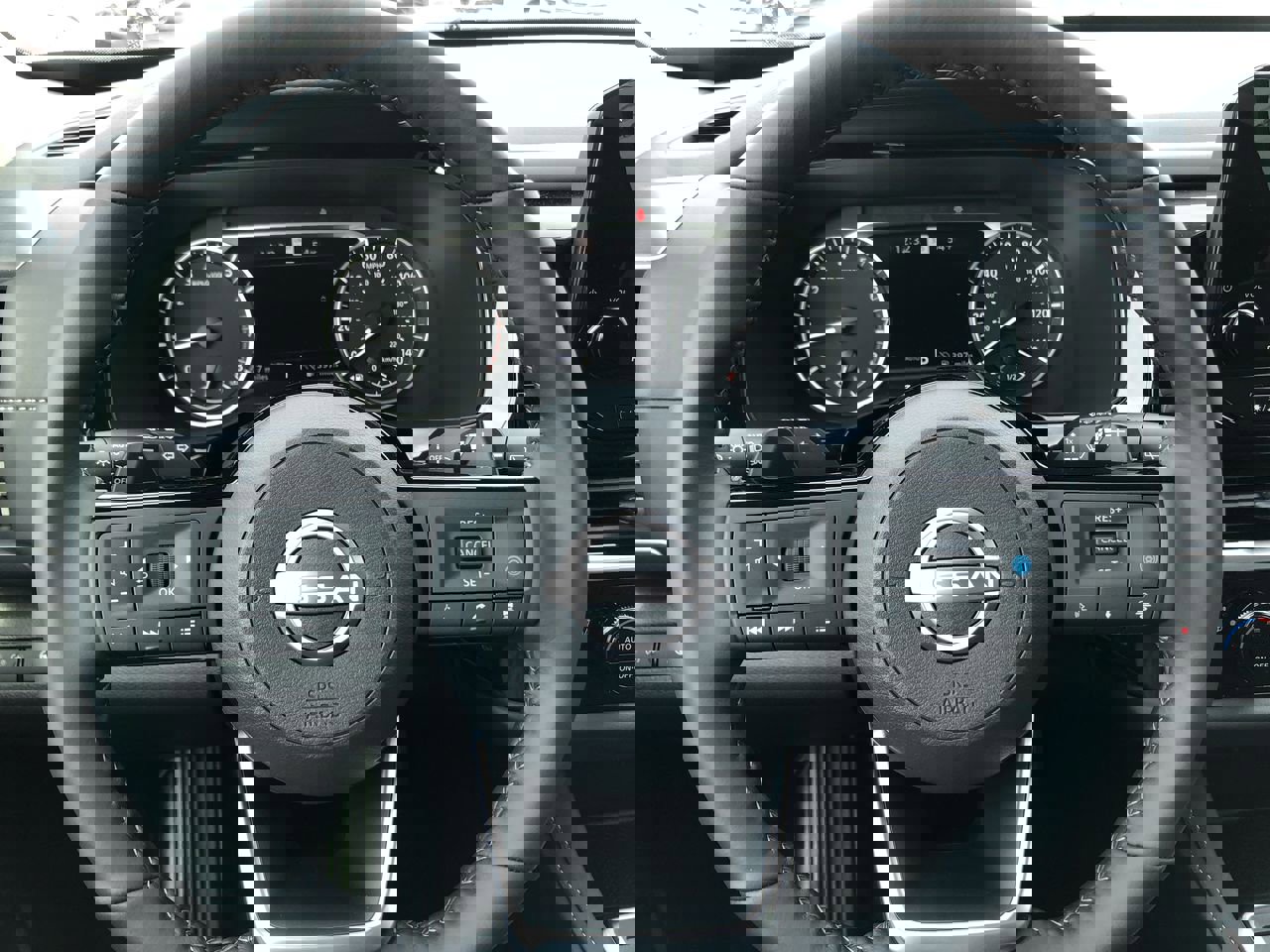 New 2025 Nissan Pathfinder SL image 25