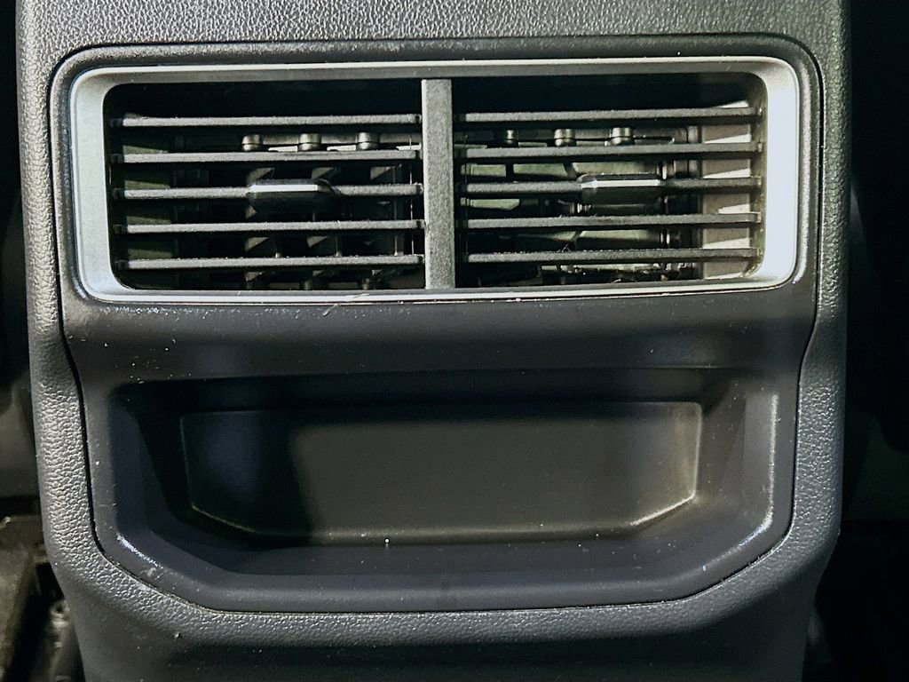 Used 2025 Volkswagen Atlas Cross Sport SE FWD image 23