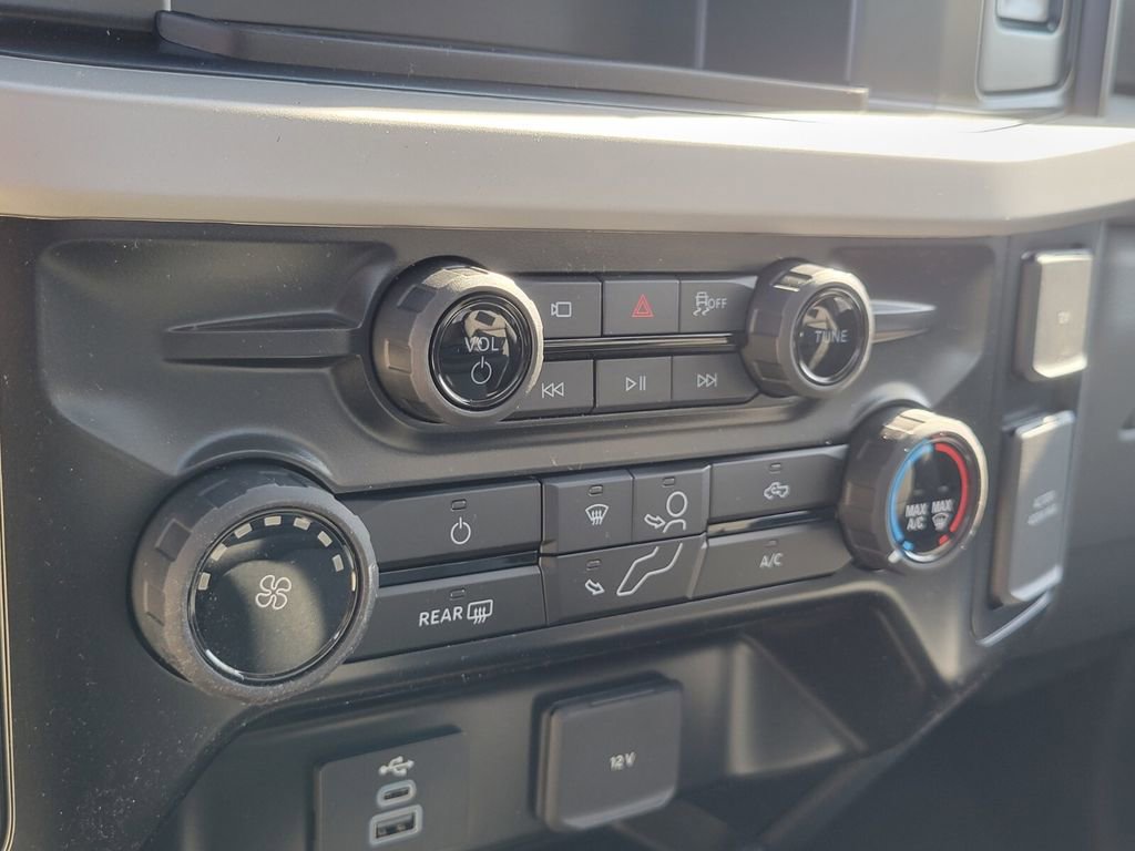 New 2026 Ford F350 4x4 Regular Cab Super Duty image 15
