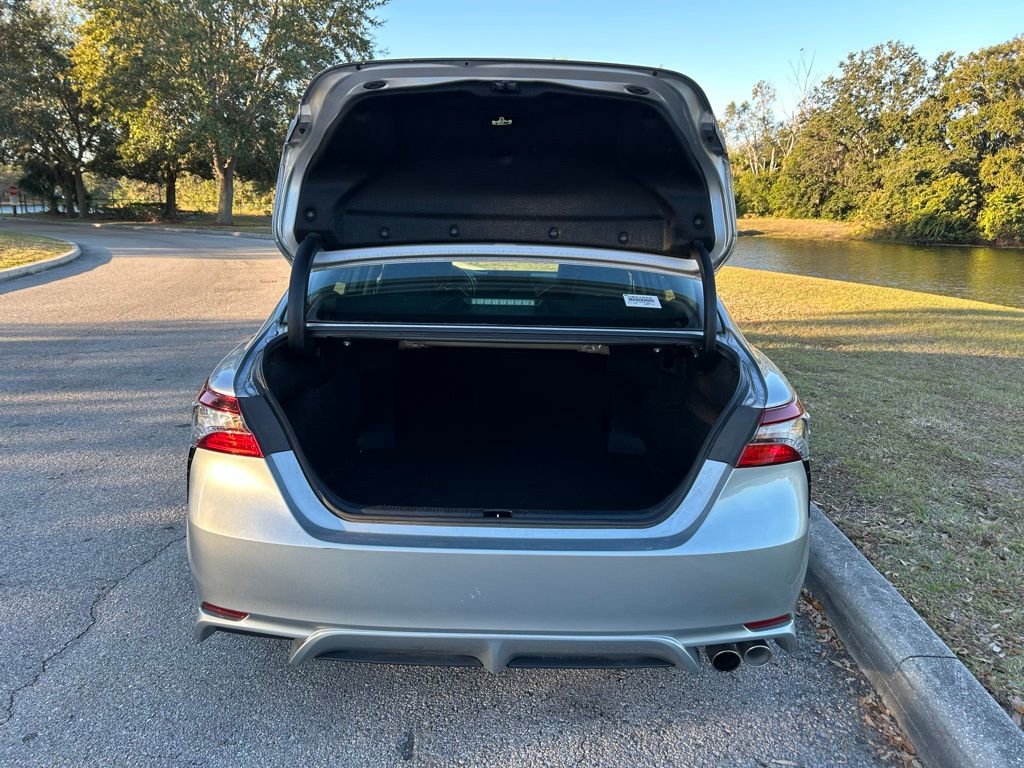 Used 2024 Toyota Camry SE image 10