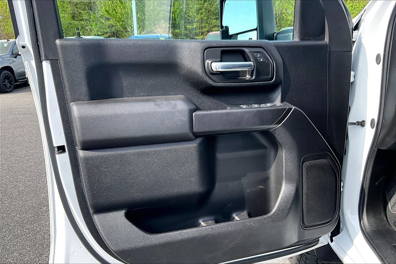 Used 2025 Chevrolet Silverado 2500 Custom w/ Custom Value Package image 19