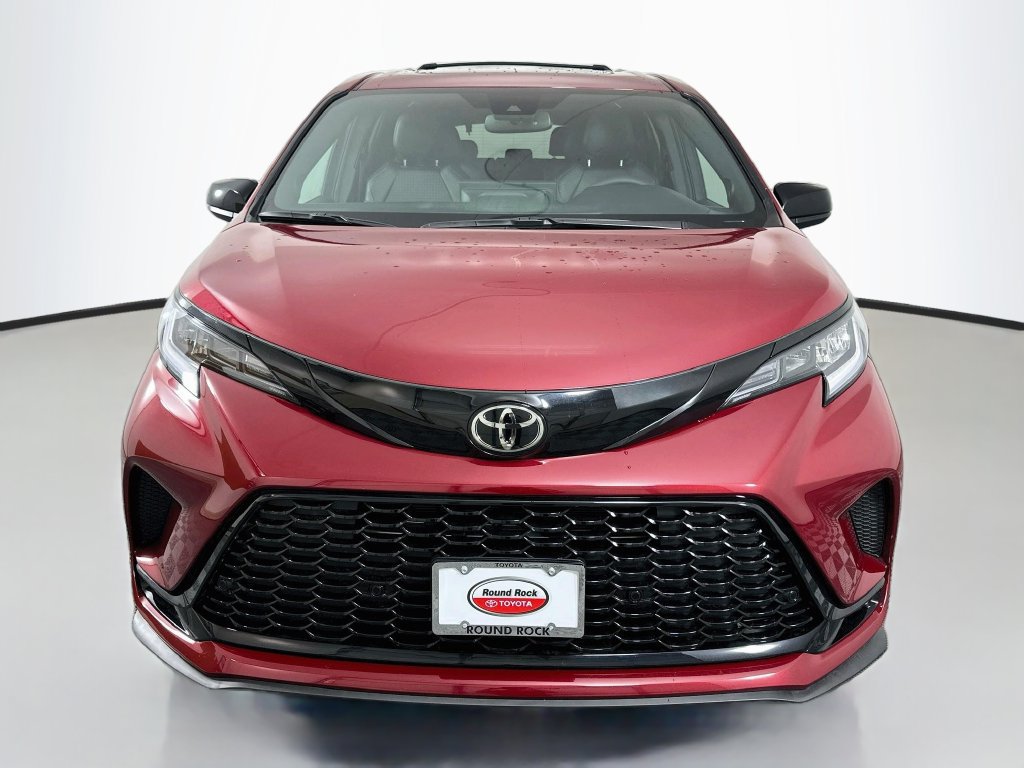 Certified 2026 Toyota Sienna XSE FWD image 2
