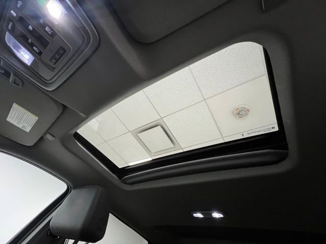 Used 2025 GMC Sierra 3500 SLT w/ SLT Premium Package image 36