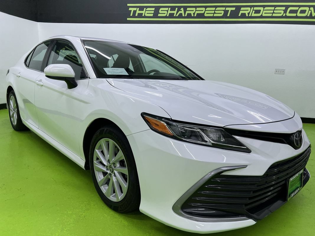 Used 2022 Toyota Camry LE FWD image 2