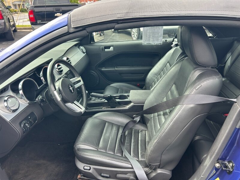 Used 2005 Ford Mustang GT Premium RWD image 9