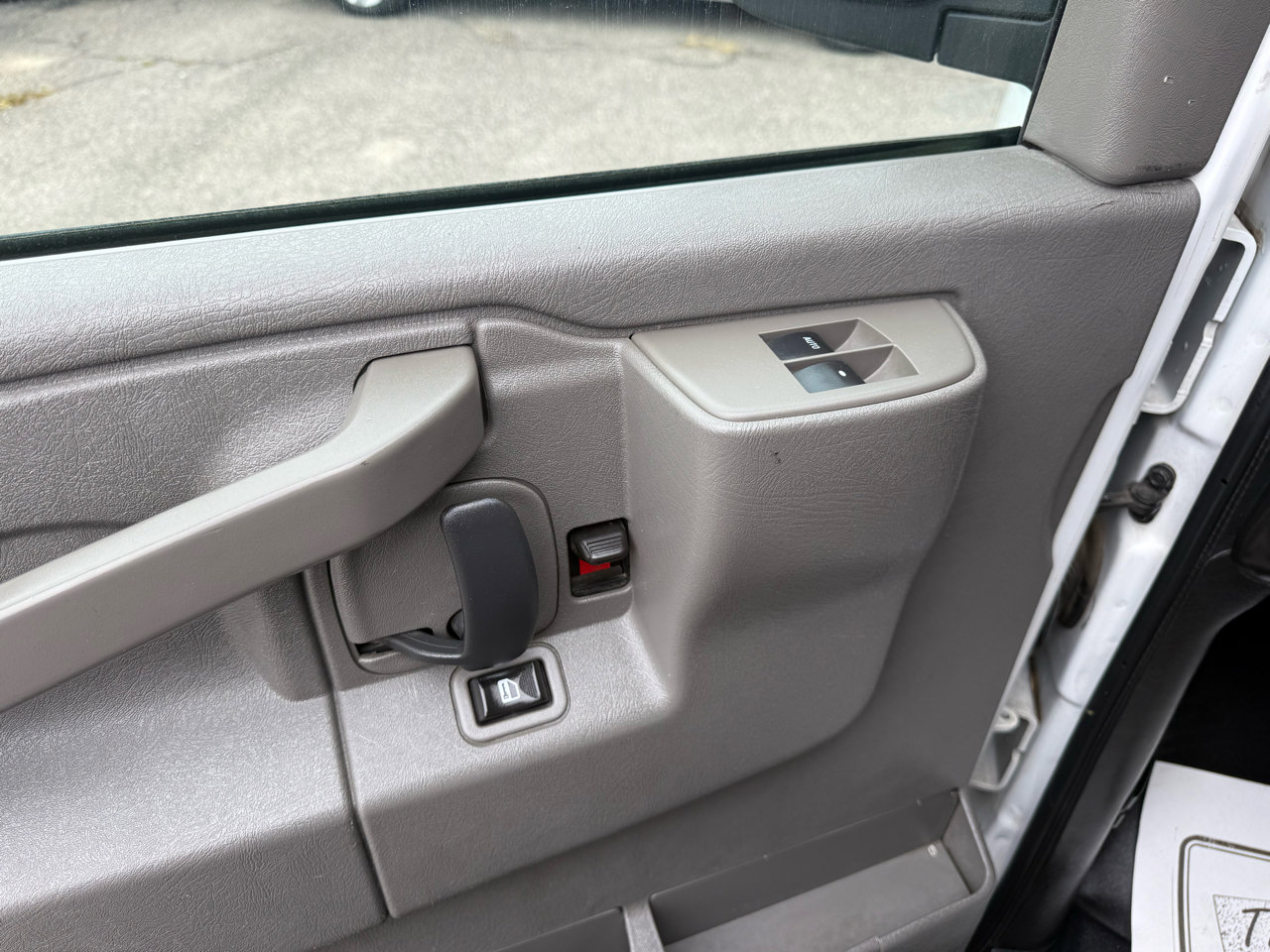 Used 2020 Chevrolet Express 2500 Extended w/ Communications Package image 12