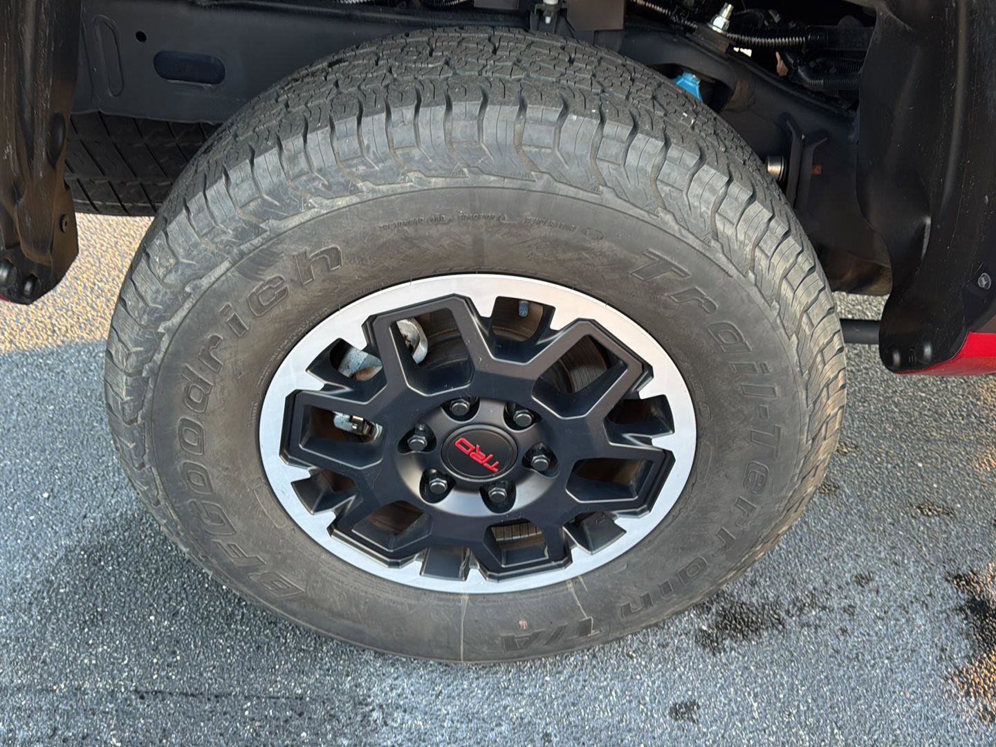 Used 2024 Toyota Tacoma TRD Off-Road image 31