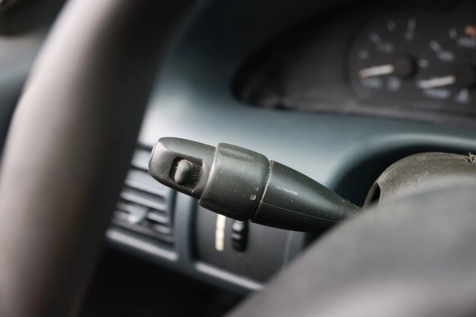 Used 2005 Chevrolet Cavalier Sedan 4D w/ Preferred Equipment Group image 26