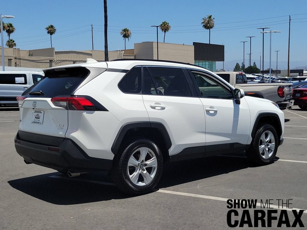 Used 2019 Toyota RAV4 XLE AWD/4WD image 4