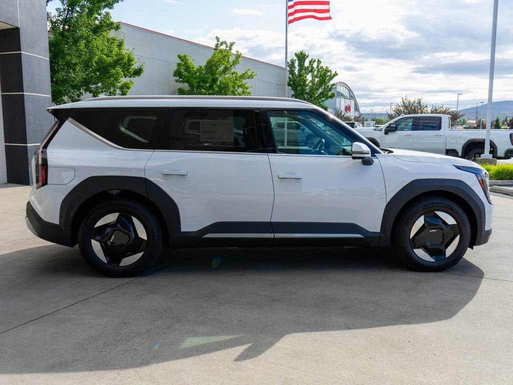 New 2026 Kia EV9 Wind image 8