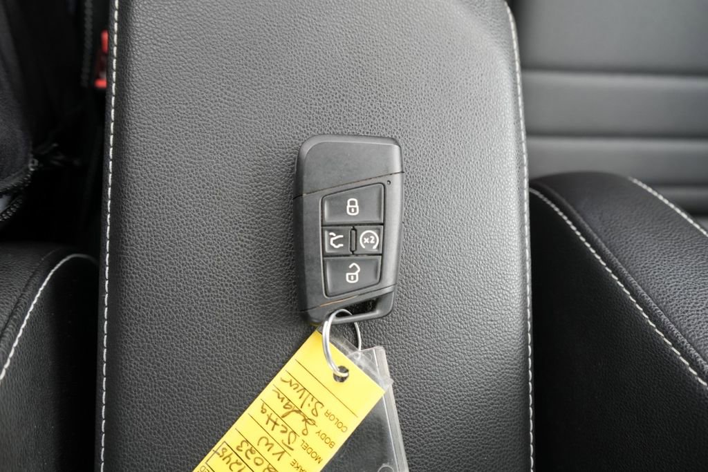 Used 2023 Volkswagen Jetta SE w/ Panoramic Sunroof Package image 38