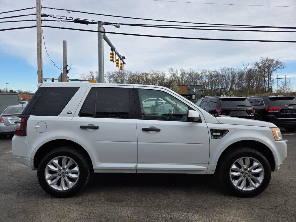 Used 2011 Land Rover LR2 HSE AWD/4WD image 6