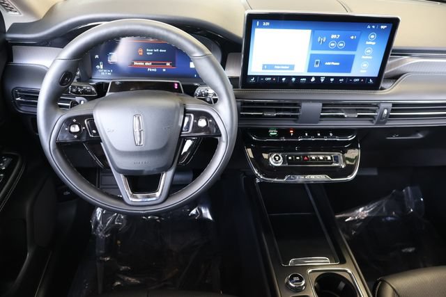 New 2025 Lincoln Corsair Reserve w/ Equipment Group 202A AWD/4WD image 16