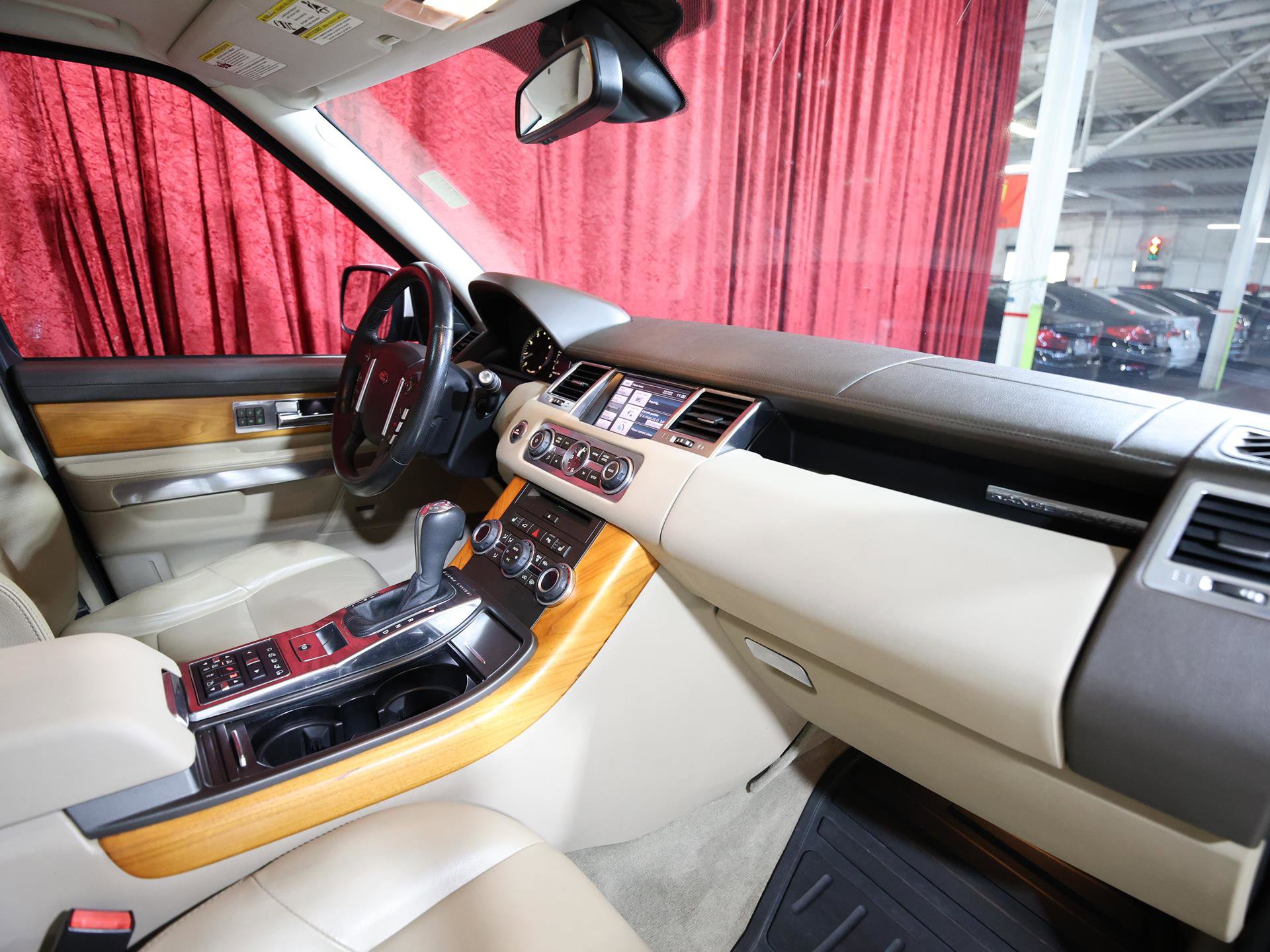 Used 2013 Land Rover Range Rover Sport HSE image 23