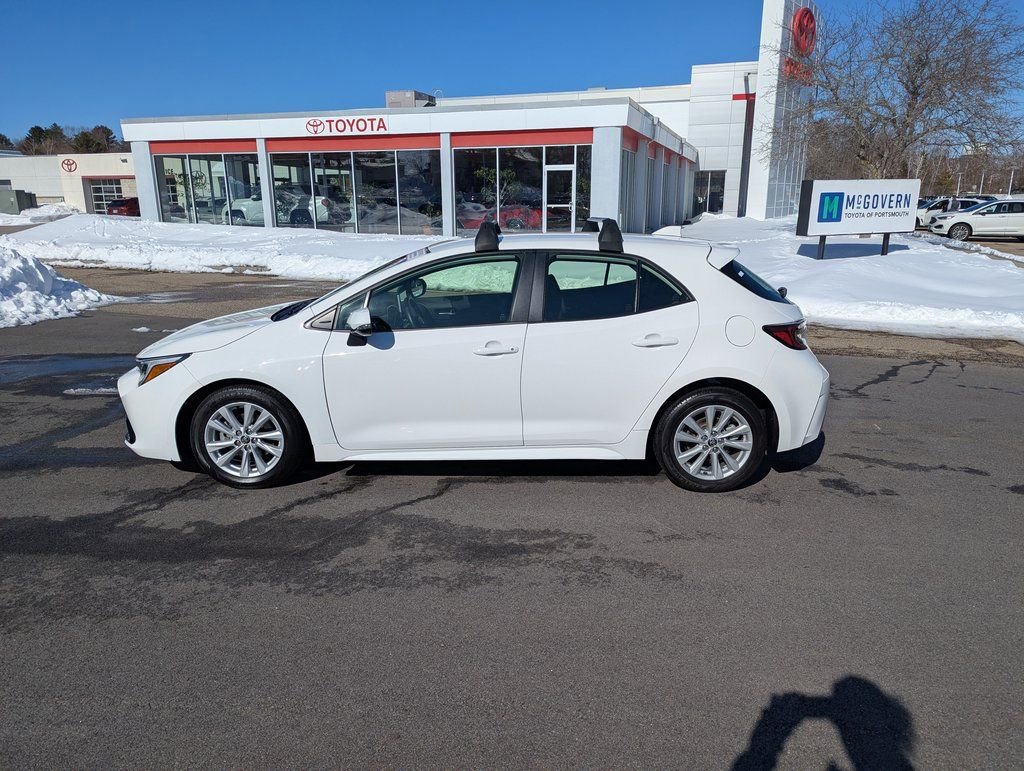 Used 2024 Toyota Corolla SE image 2