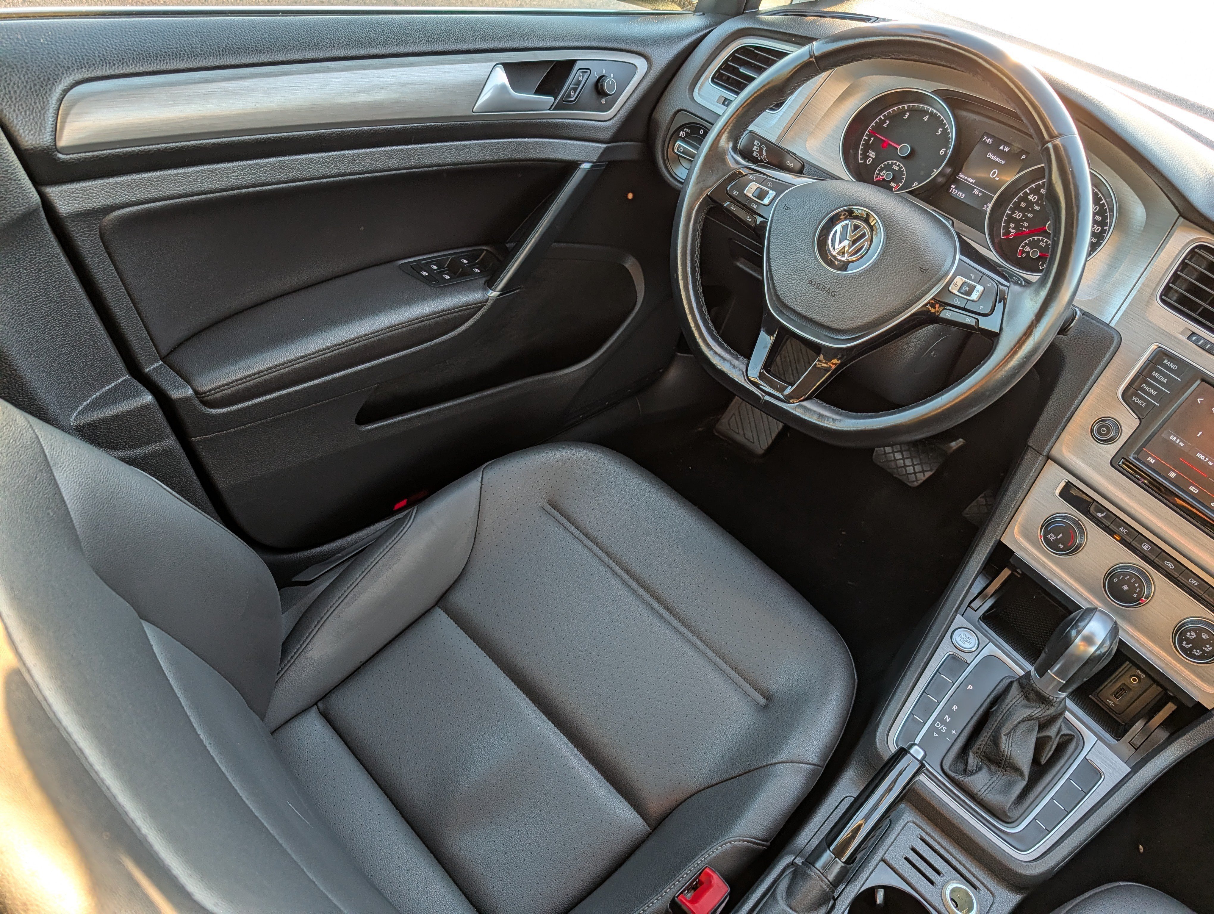 Used 2016 Volkswagen Golf SE FWD image 9