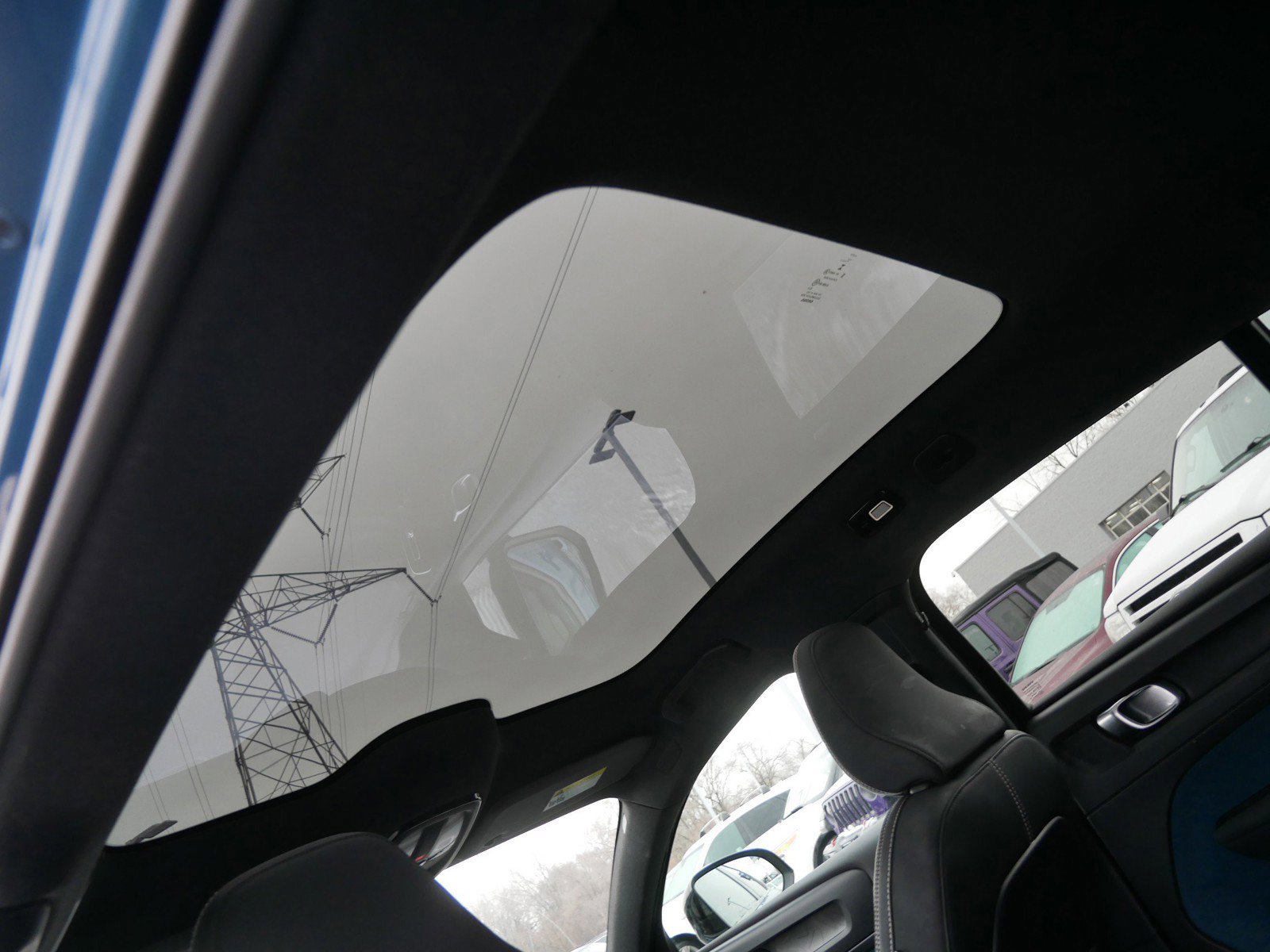 Used 2022 Volvo C40 P8 Recharge Ultimate image 11