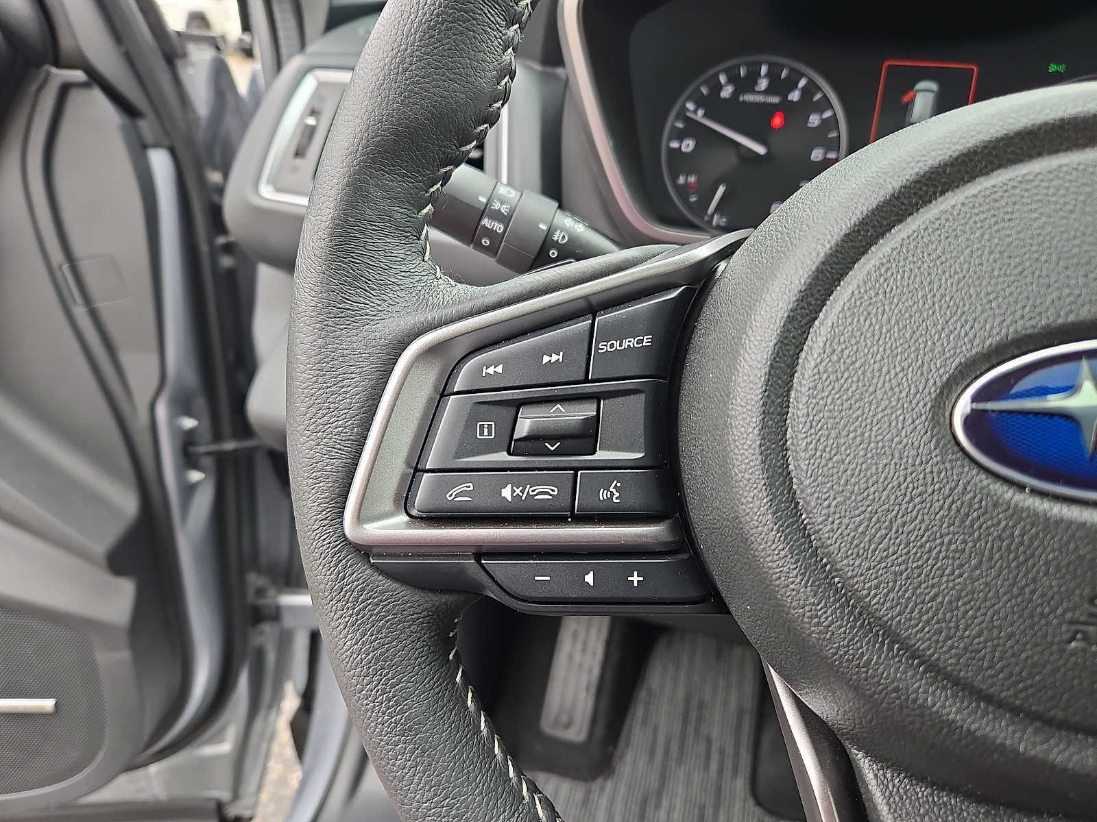 Used 2025 Subaru Ascent Limited AWD/4WD image 23