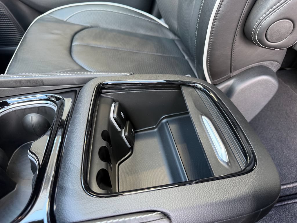 New 2027 Chrysler Pacifica Limited FWD image 20
